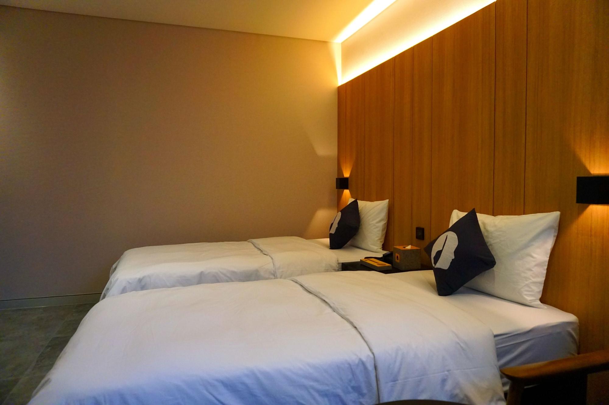 Hotel The Designers Cheongnyangni Seoul Bagian luar foto